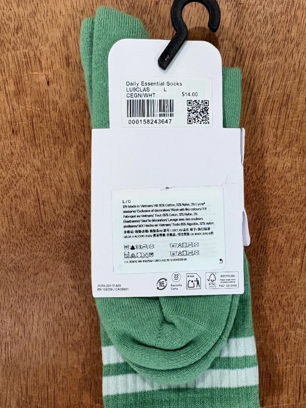 Lululemon daily essential crew socks